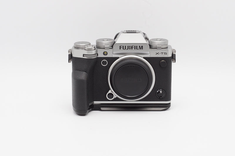 USED Fujifilm X-T5 with Grip (