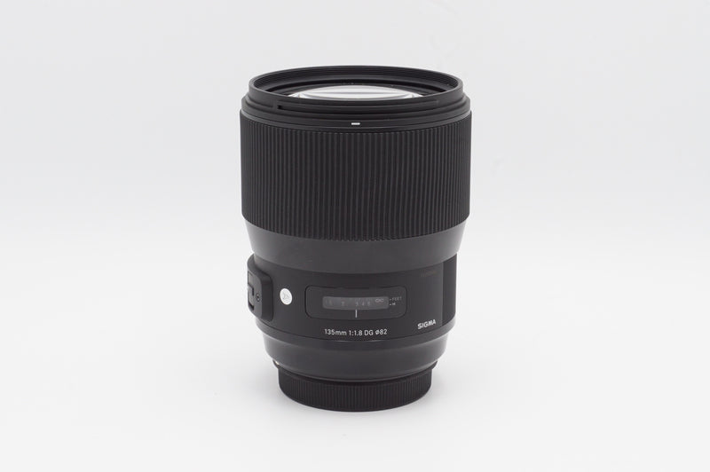 USED Sigma Art 135mm f/1.8 DG [Canon EF] (