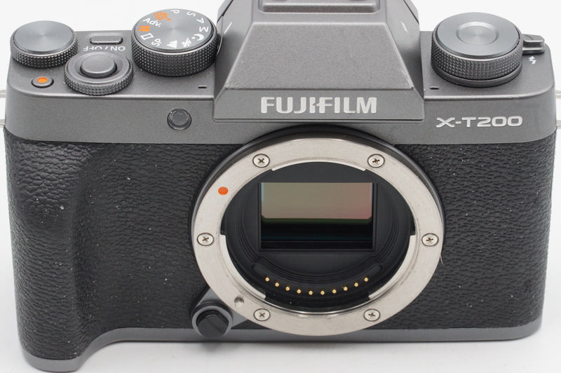 USED Fuji X-T200 w/ XF 15-45mm f/3.5-5.6 (