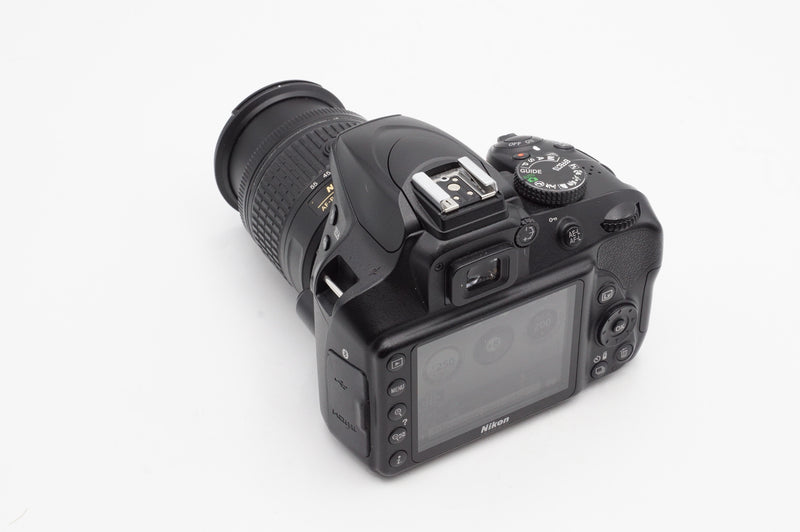 USED Nikon D3400 w/ Nikkor 18-55mm f/3.5-5.6G (