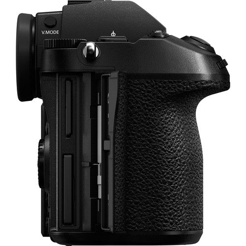 Panasonic LUMIX S1R Mirrorless Camera with 24-105mm F4 Macro OIS Lens